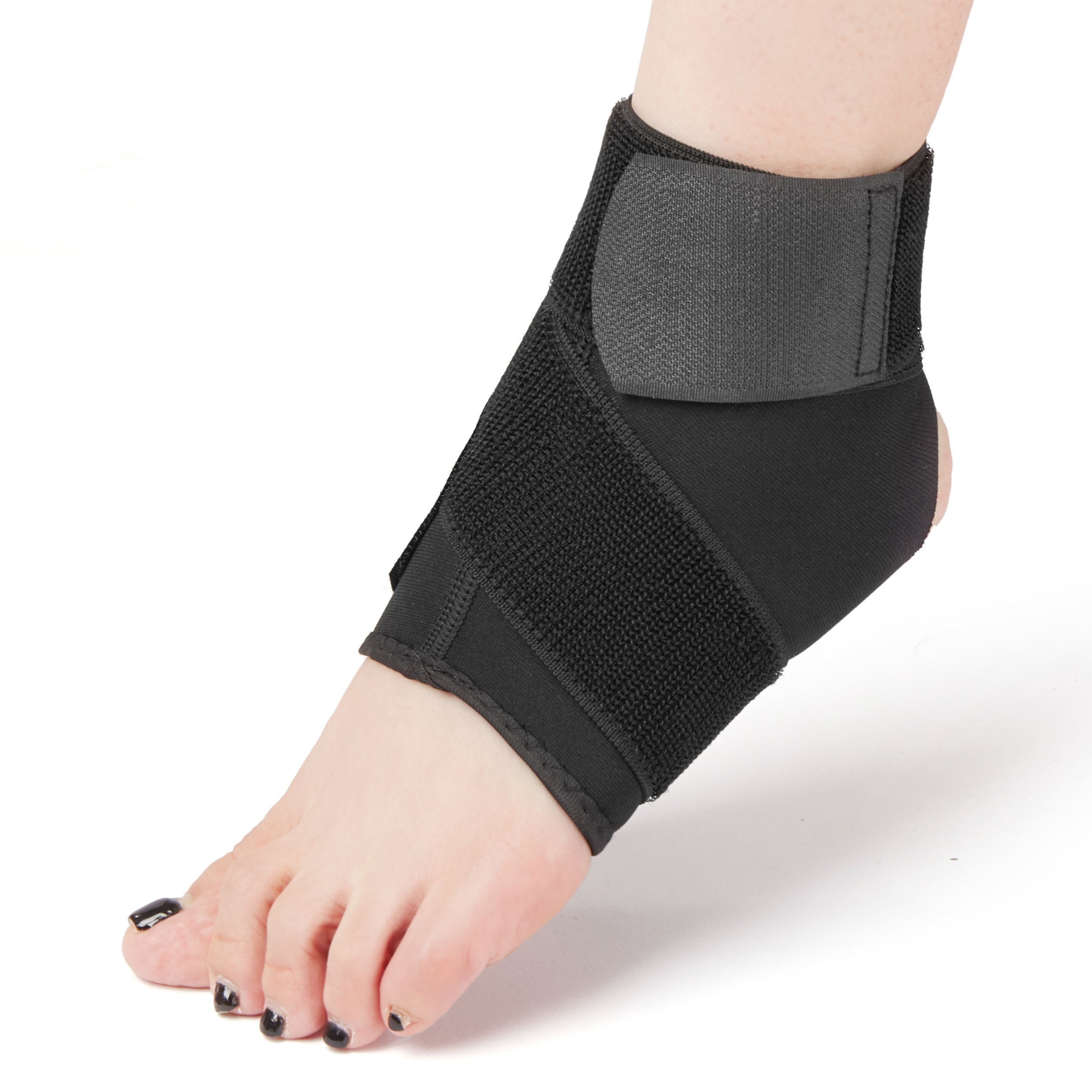 Protezione della caviglia a compressione regolabile in neoprene traspirante Immagine in primo piano